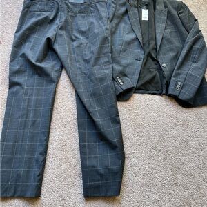 Banana Republic woman’s NWT grey plaid pants (sold separately matching blazer)